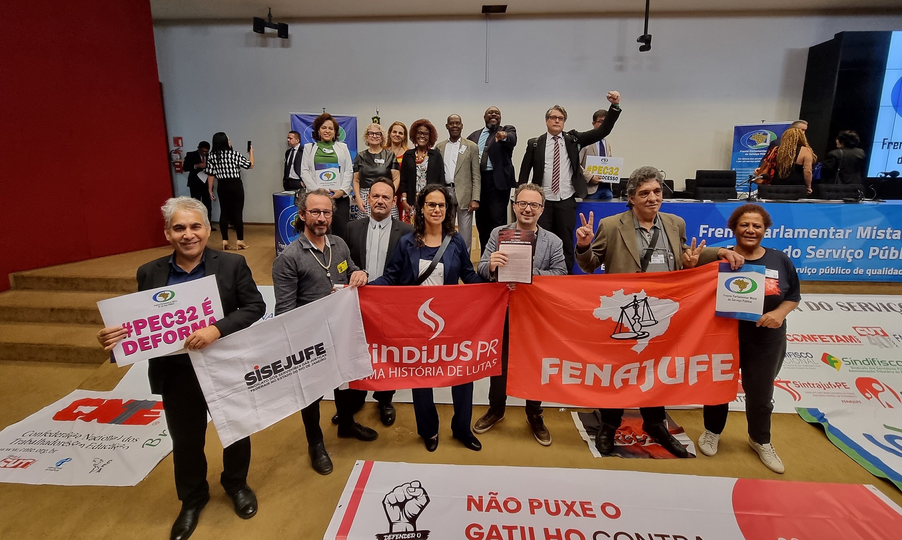 Fenajufe e Sindicatos participam do relançamento da Frente Parlamentar Mista em Defesa do Serviço Público