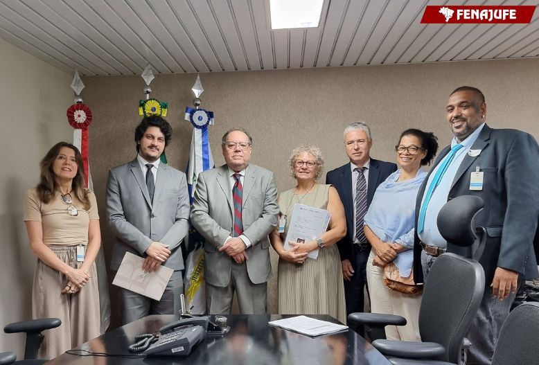 Fenajufe solicita apoio do TRF 1 para resolver questão dos quintos absorvidos na primeira parcela da recomposição salarial