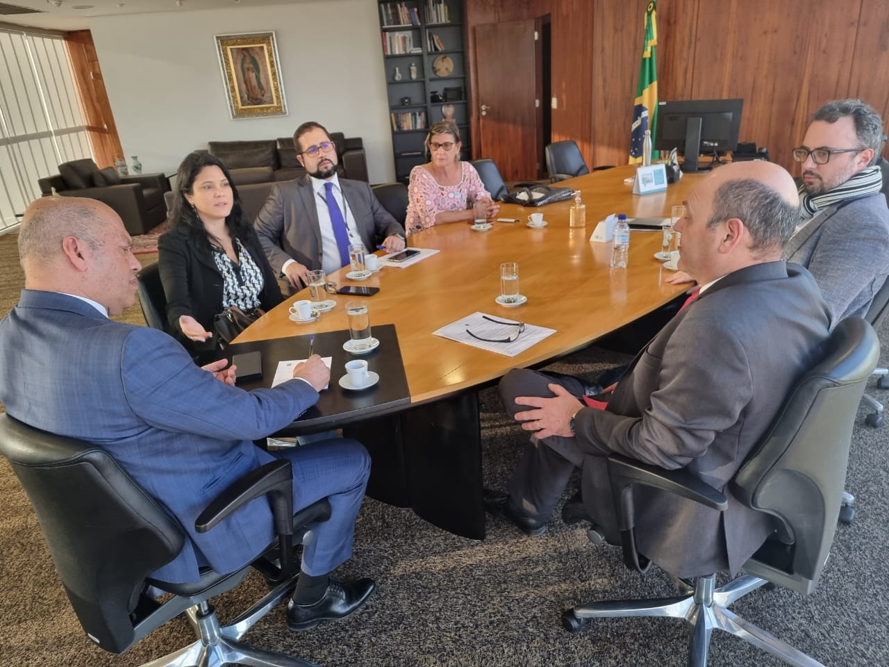 Em reunião com DG do TSE, Fenajufe discute pagamento de HE nas eleições e reforça pedido de audiência com Moraes