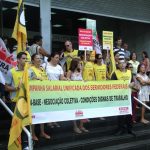 Servidores do Judiciário Federal aderem à greve e fazem ato em Santos