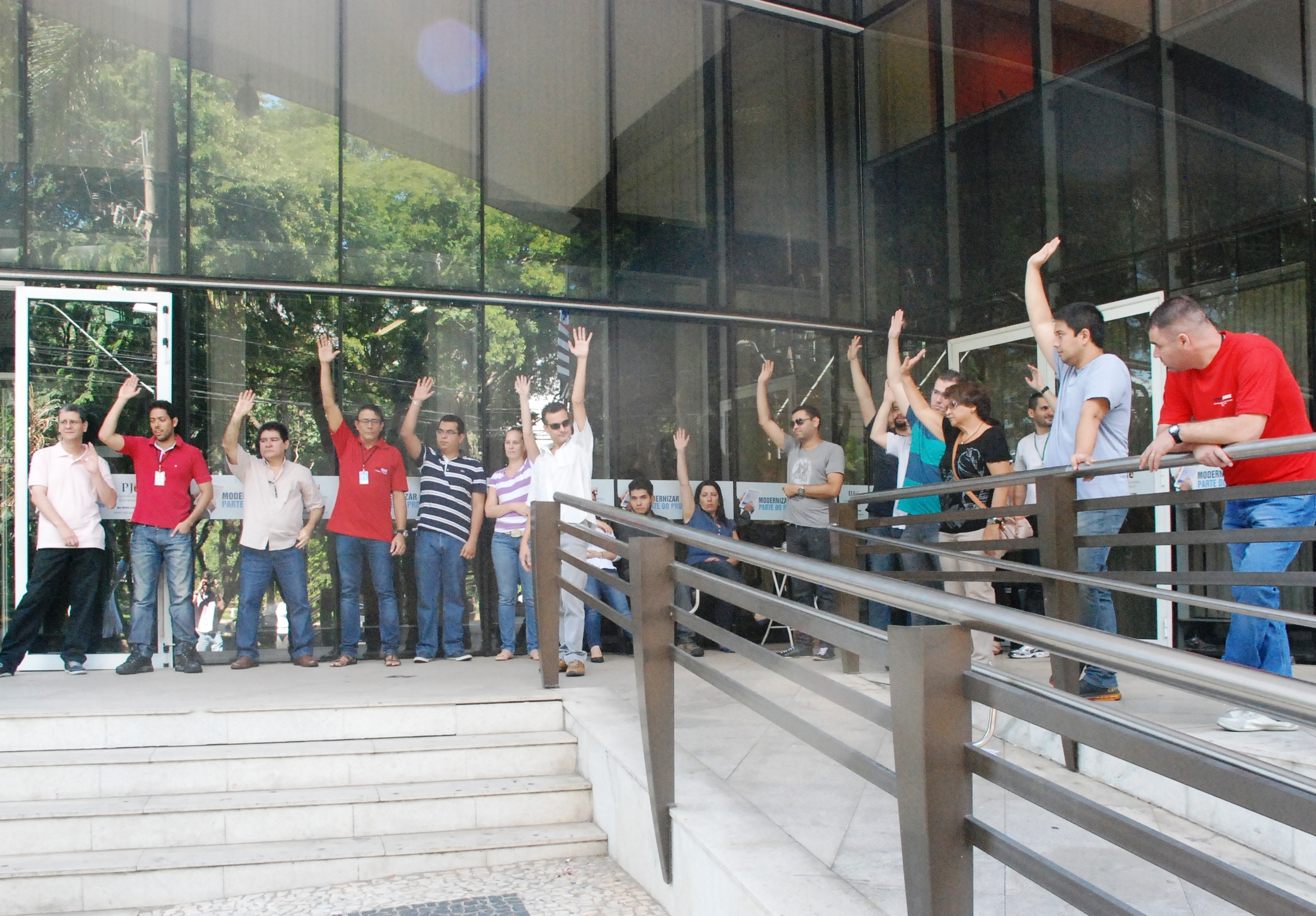 Em rodada de assembleias, base do Sindiquinze/SP aprova realização de atos e mobilização no dia 9 de abril