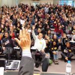 Com auditório completamente lotado, assembleia geral aprova continuidade da greve no Rio Grande do Sul