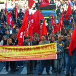 Grande ato da greve em Porto Alegre tranca a Duque de Caxias e promove apagão no TRE
