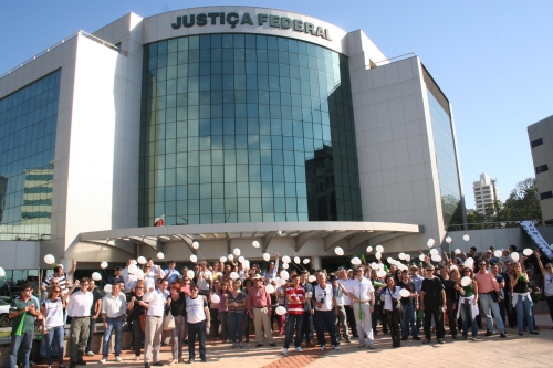 Ato em SC cobra independência e autonomia do Judiciário
