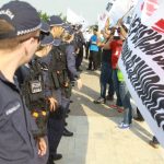 Em Brasília, categoria enfrenta sol forte e truculência da PM em protesto pelo reajuste