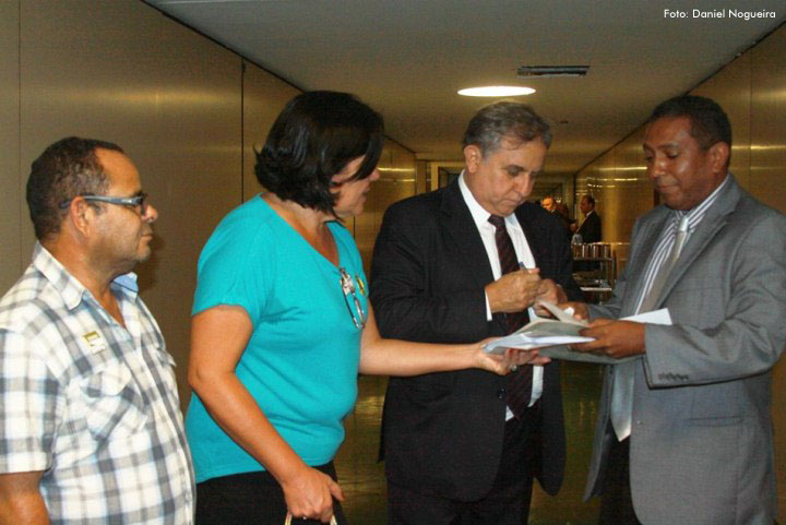 Pelo reajuste, Sindjus/DF realiza corpo a corpo na Câmara e cumpre decisões de assembleias