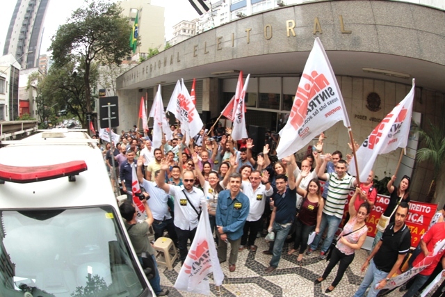 Ato no TRE-SP cobra resposta do governo ao projeto salarial