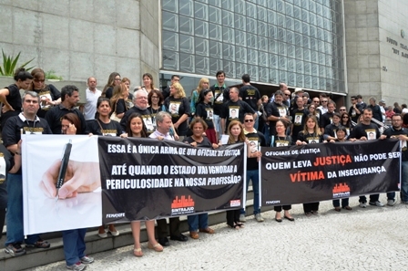 Em ato, oficiais de São Paulo pedem união da categoria e cobram mais segurança