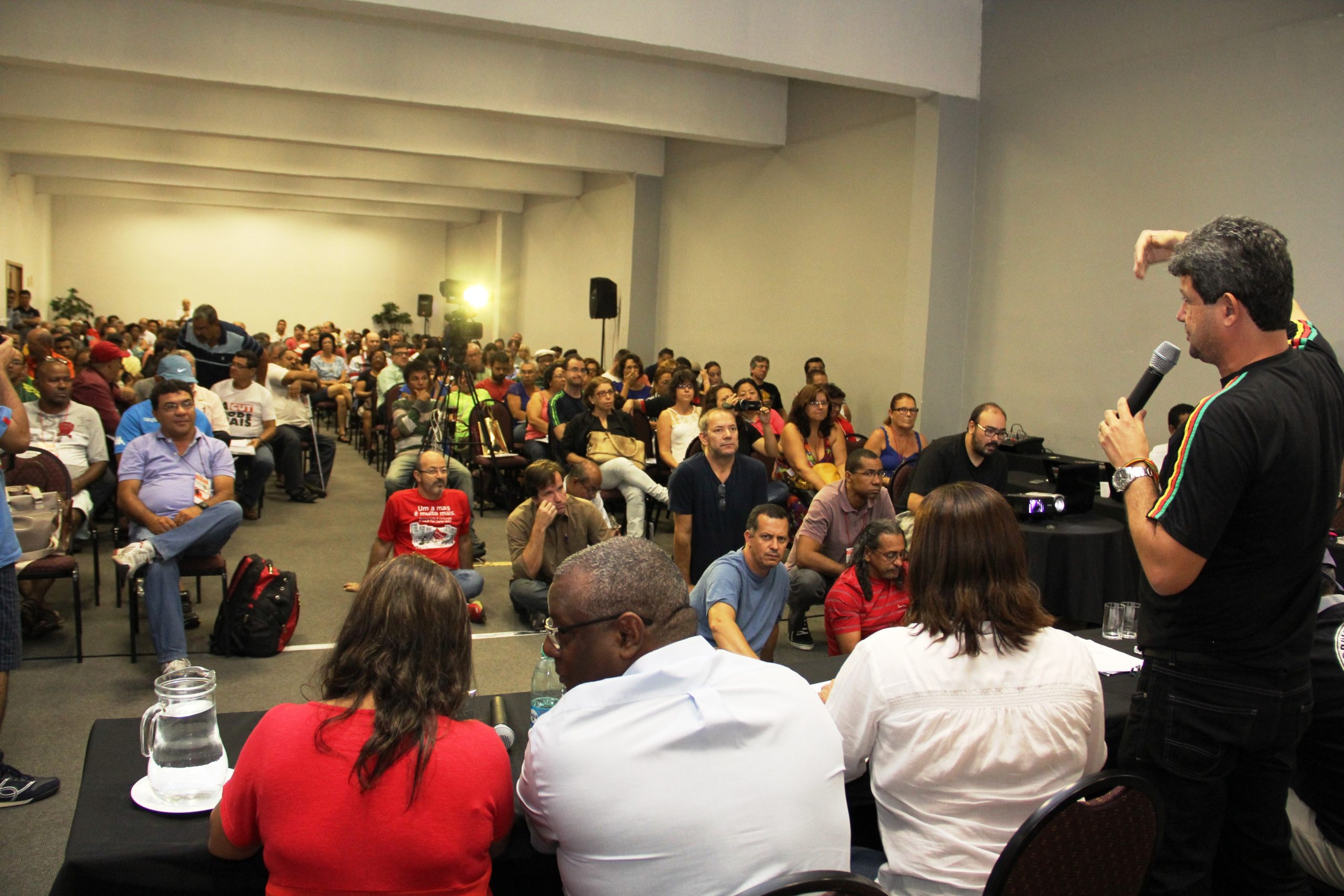 Reunião ampliada dos Servidores Federais define ações unificadas para 2015