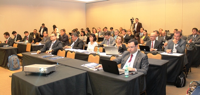 Diretora da Fenajufe, Mara Weber, participou como painelista de seminário da Anamatra sobre o PJe na Justiça do Trabalho