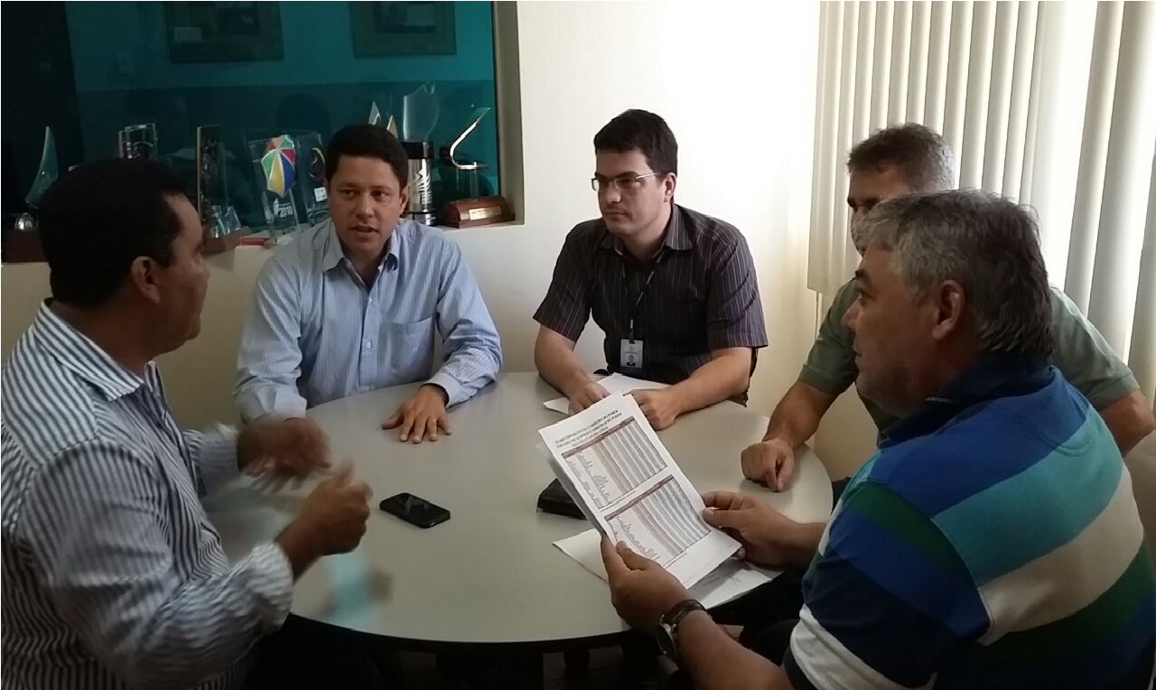 Sindijufe RO/AC reúne-se com deputado federal Lindomar Garçon (PMDB/RO), que garante empenho na aprovação do PL 7920/2015