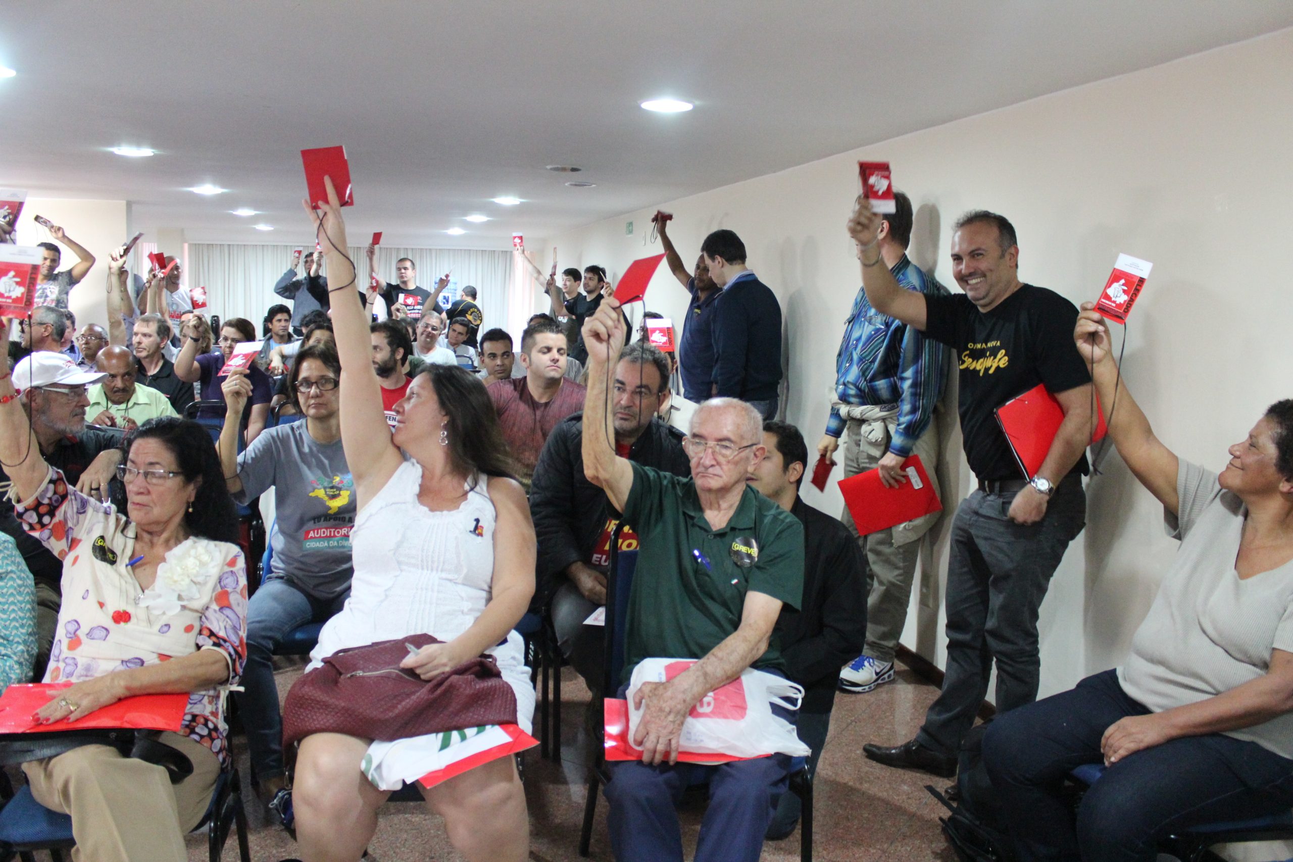 Fenajufe convoca sindicatos para reunião ampliada dias 16 e 17 de maio