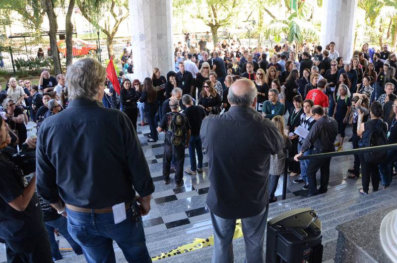 Primeiro ato público de 2015 da categoria no RS reúne mais de 400 pessoas