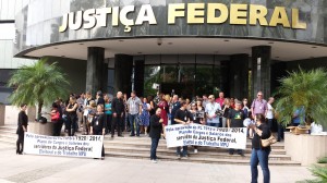 No Paraná, servidores fazem ato em defesa do PL 7920 e dos quintos