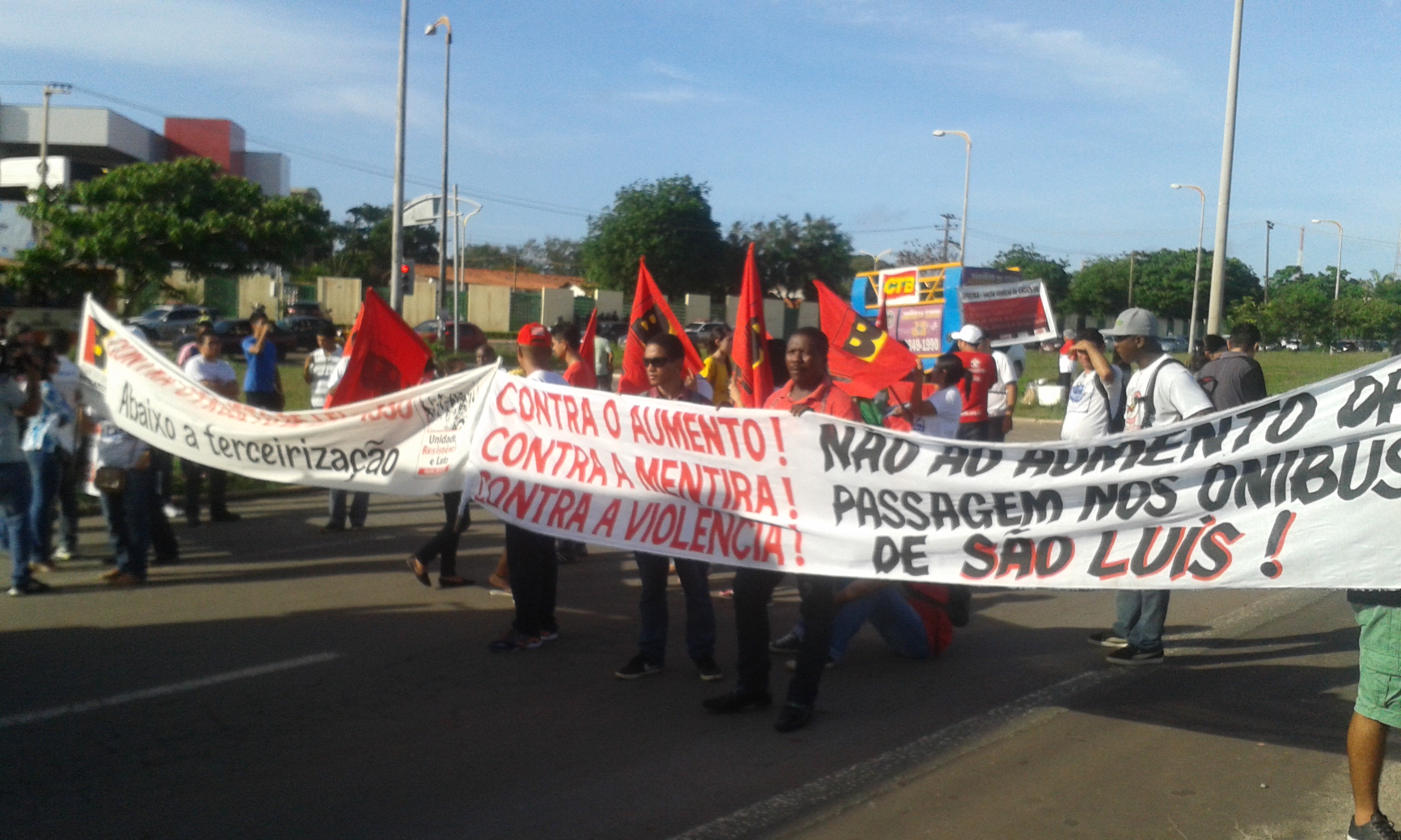 Sintrajufe-MA participa de Dia de Luta contra PL da terceirização em São Luís