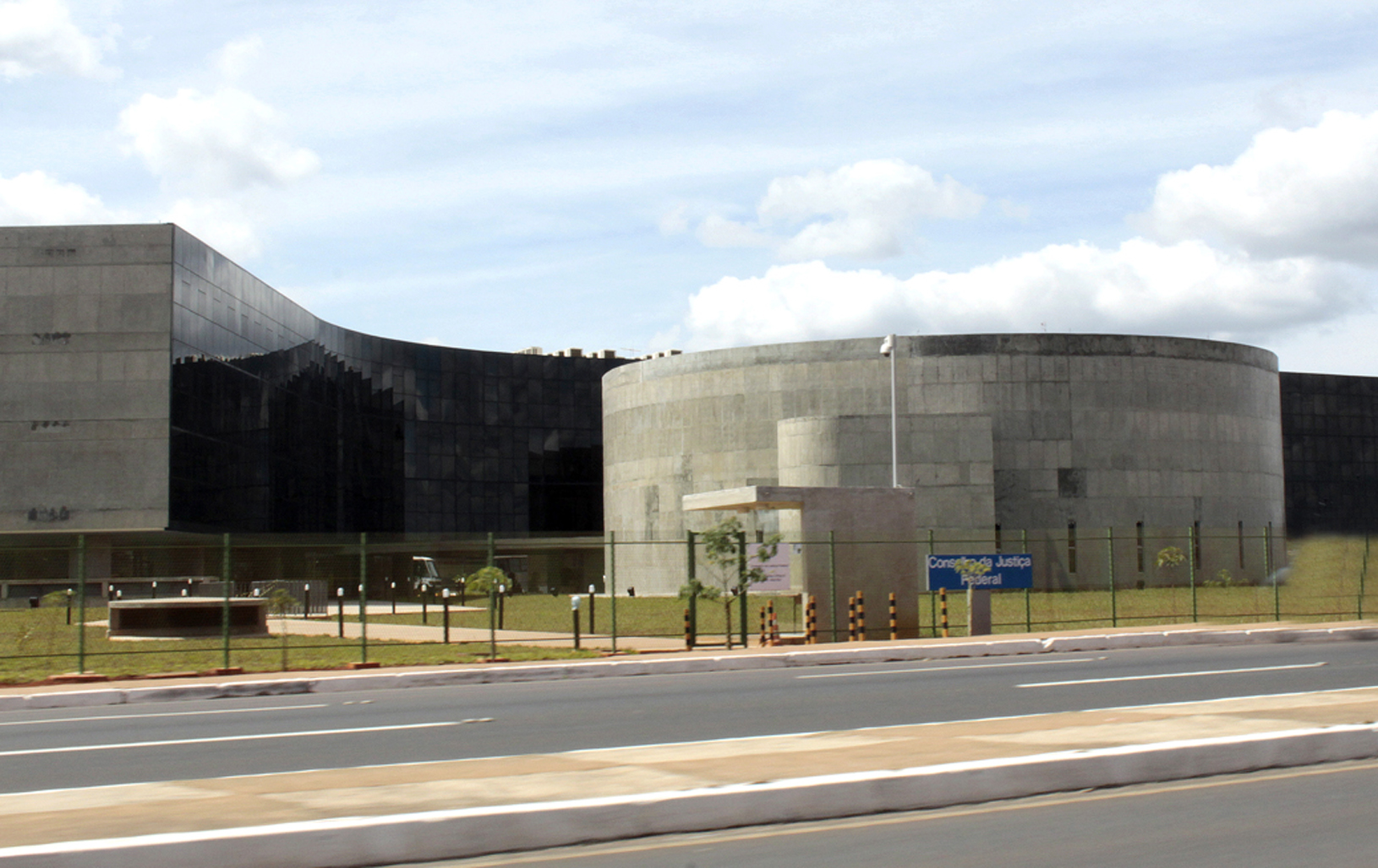 Reenquadramento dos auxiliares judiciários está na pauta de hoje do CJF