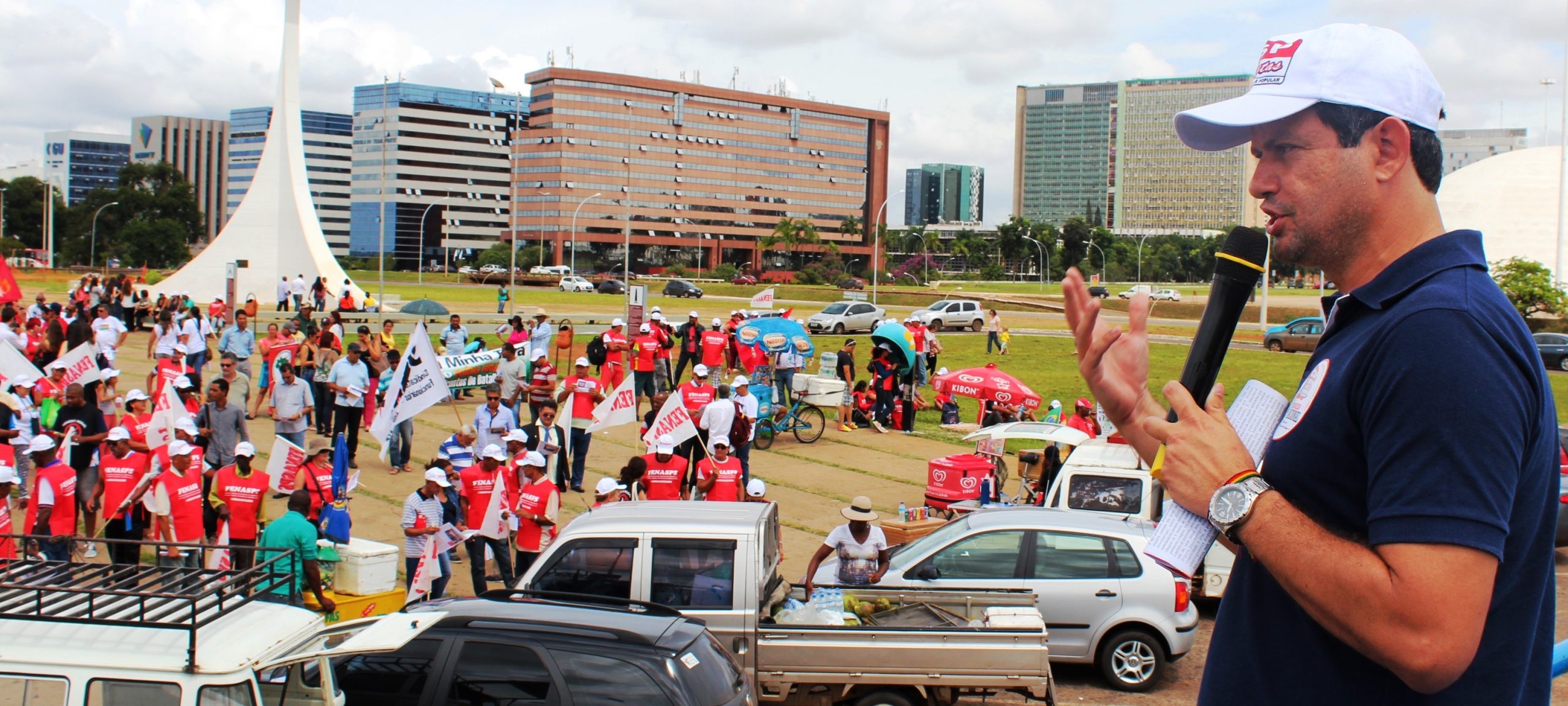 Em dia de manifestação, Fenajufe acompanha movimentações em Brasília