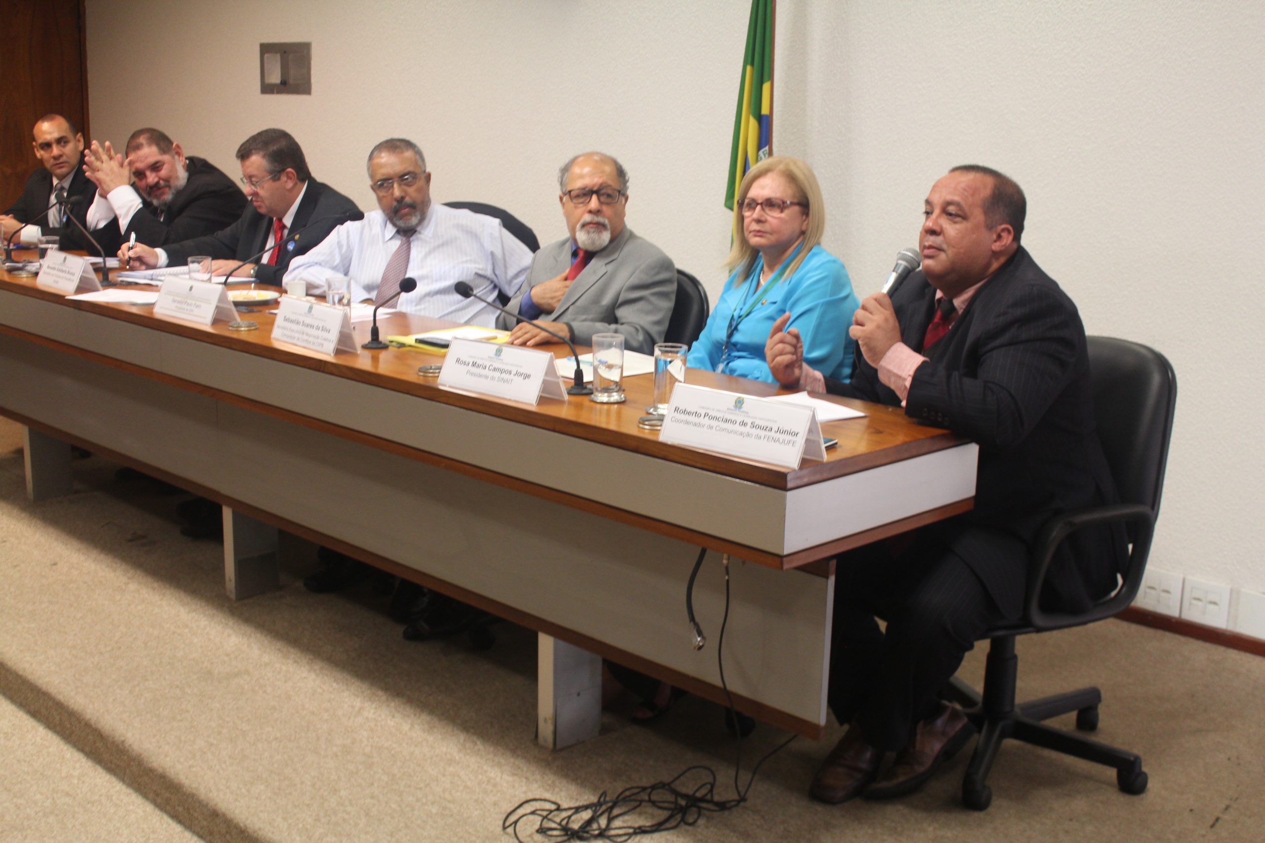 Fenajufe debate aposentadoria especial dos servidores em audiência no Senado