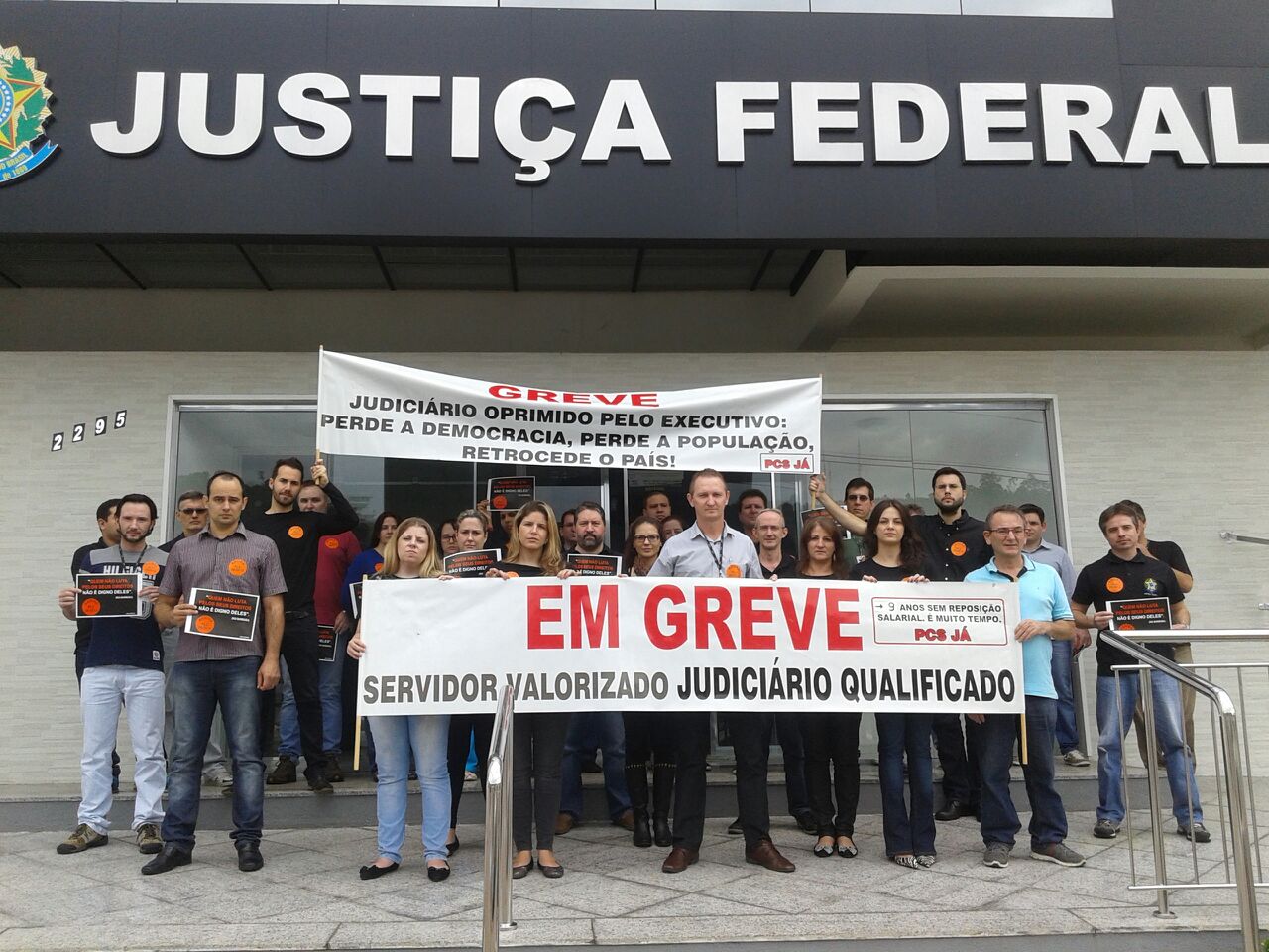 Greve no Paraná começa com boa adesão e deve crescer nos próximos dias