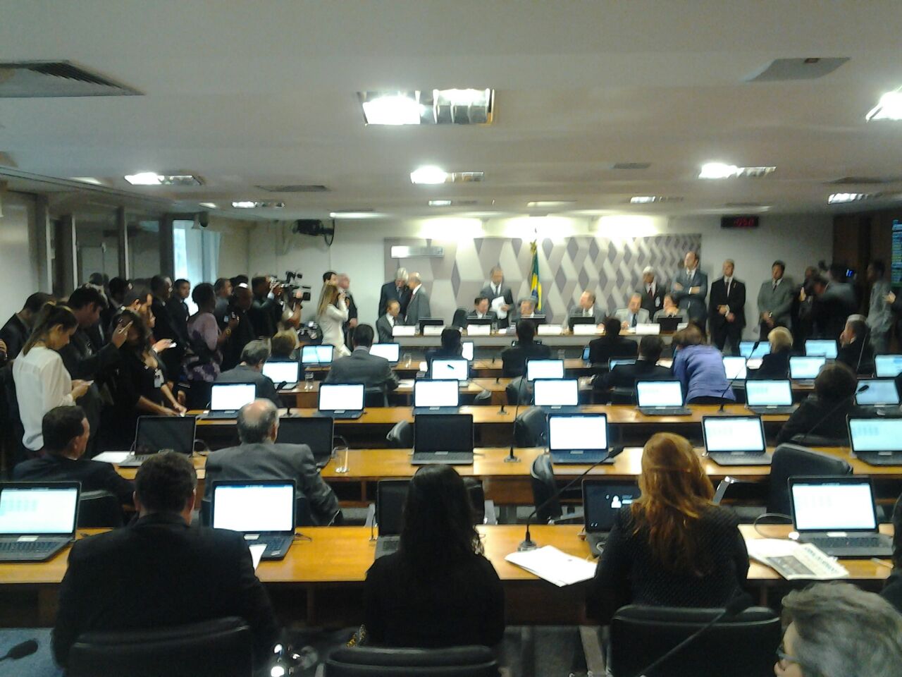 Fenajufe acompanha sessão da CCJ do Senado, que pode votar reajuste do Judiciário