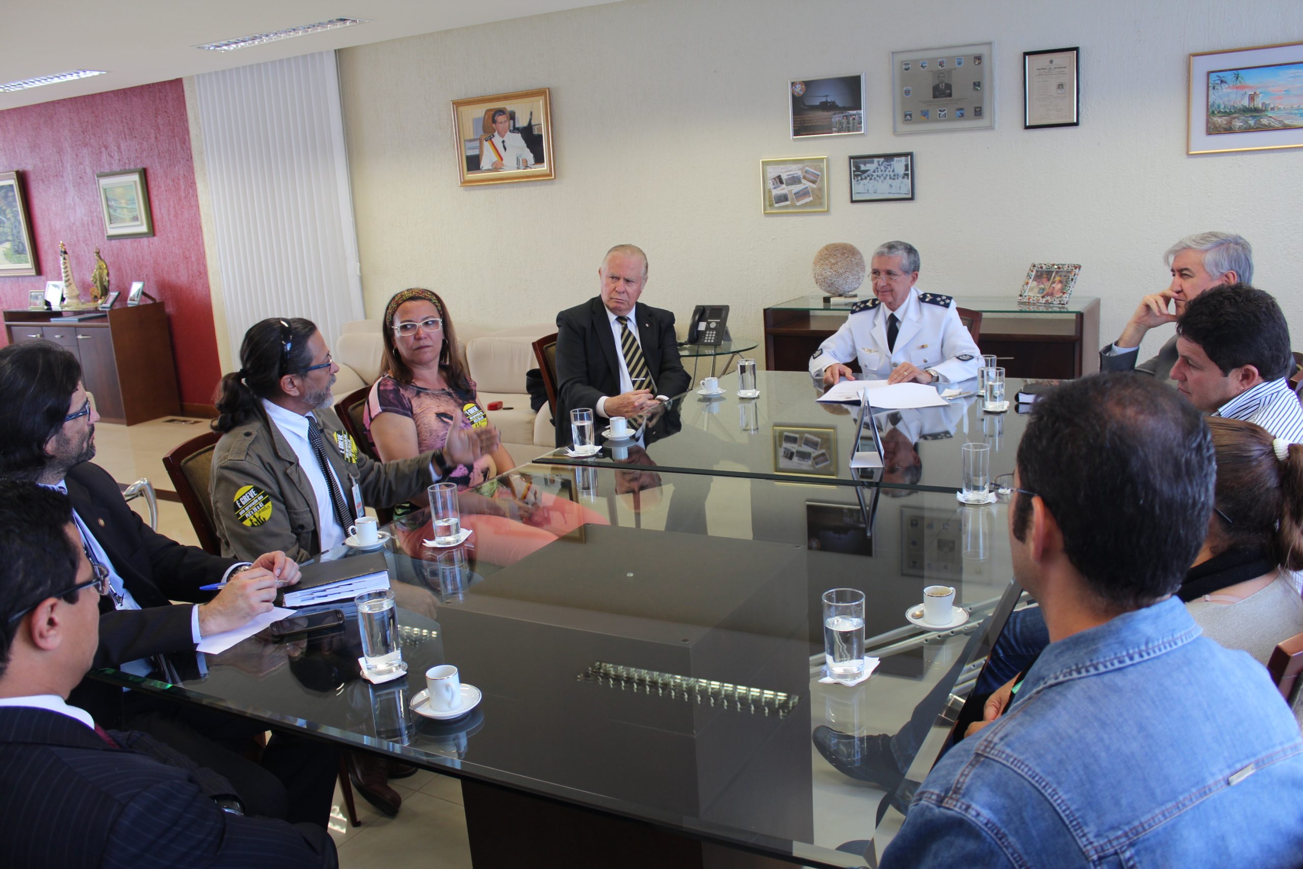 Presidente do Superior Tribunal Militar apoia luta de servidores