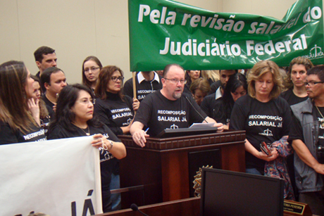 Sinjutra/PR com a palavra na sessão da 2ª Turma do TRT/PR
