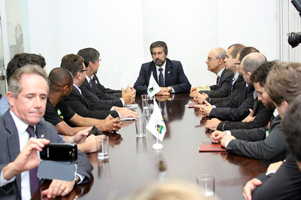 Em reunião com dirigentes, senadores do PMDB afirmam que mesmo sem acordo é possível votar PLC 28