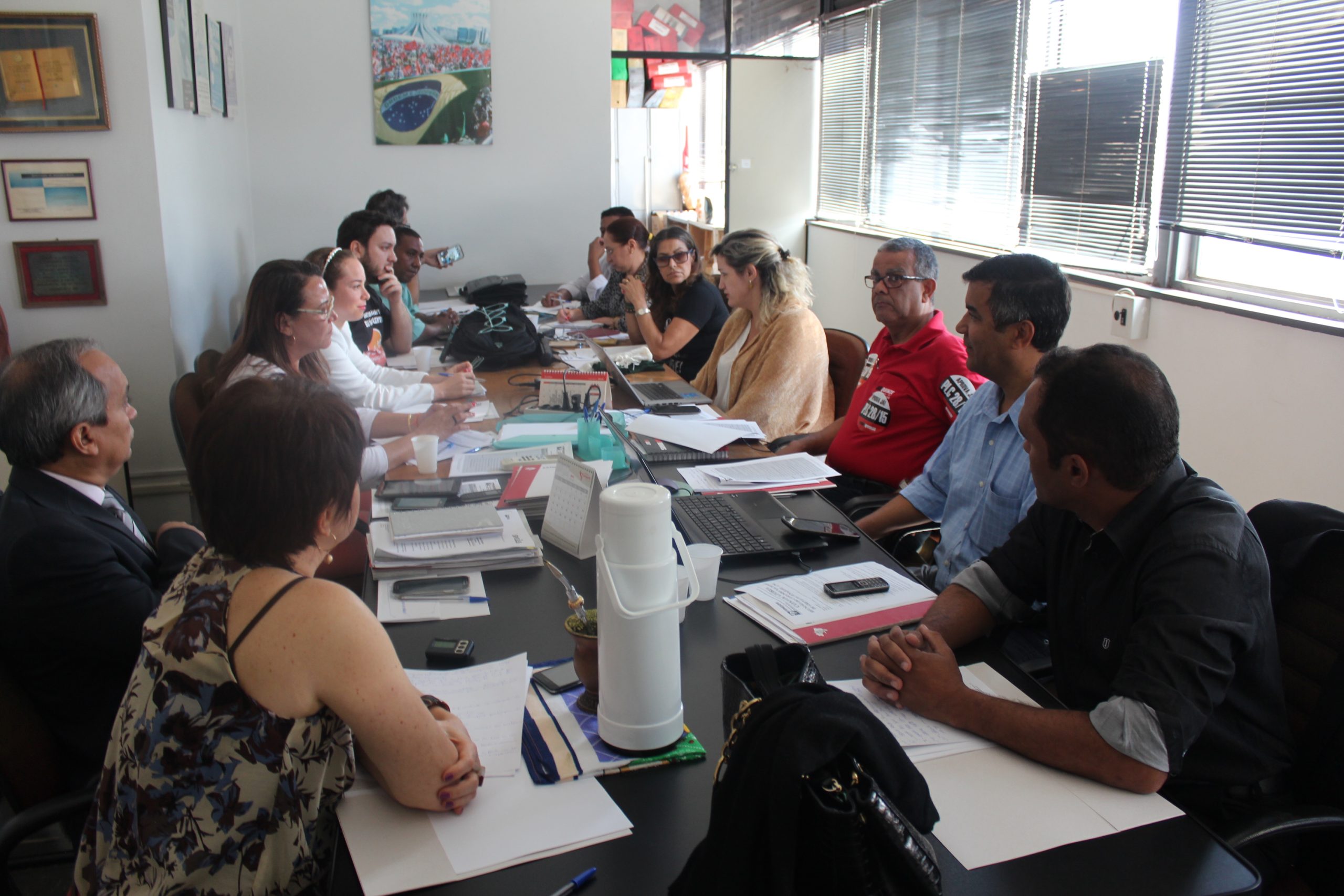 Comando de greve recomenda intensificar movimento paredista