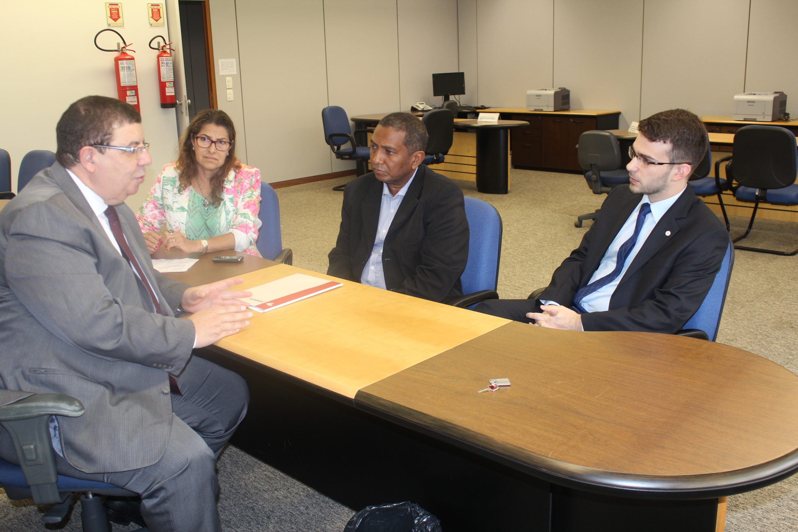 Fenajufe vai ao CSJT defender reenquadramento de auxiliares