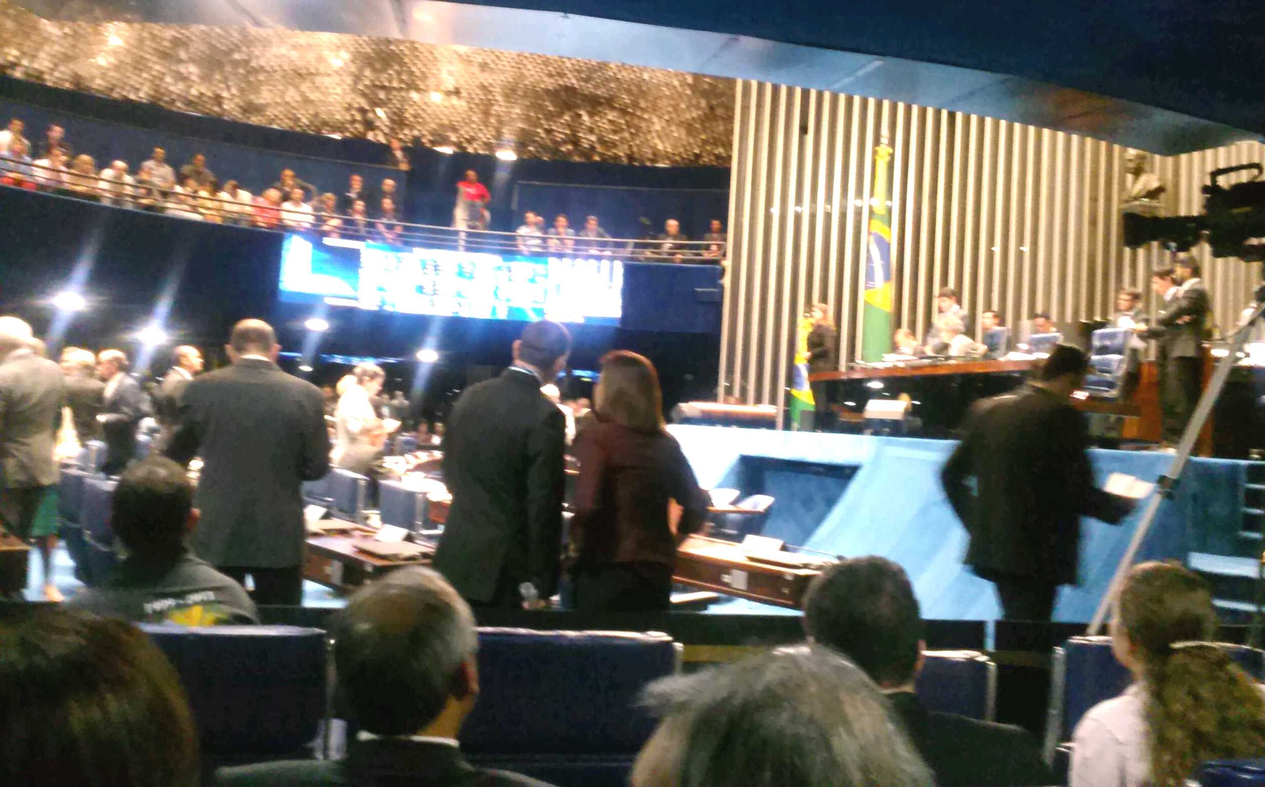 Governo empurra votação do reajuste para dia 30 e Comando Nacional indica fortalecimento da greve