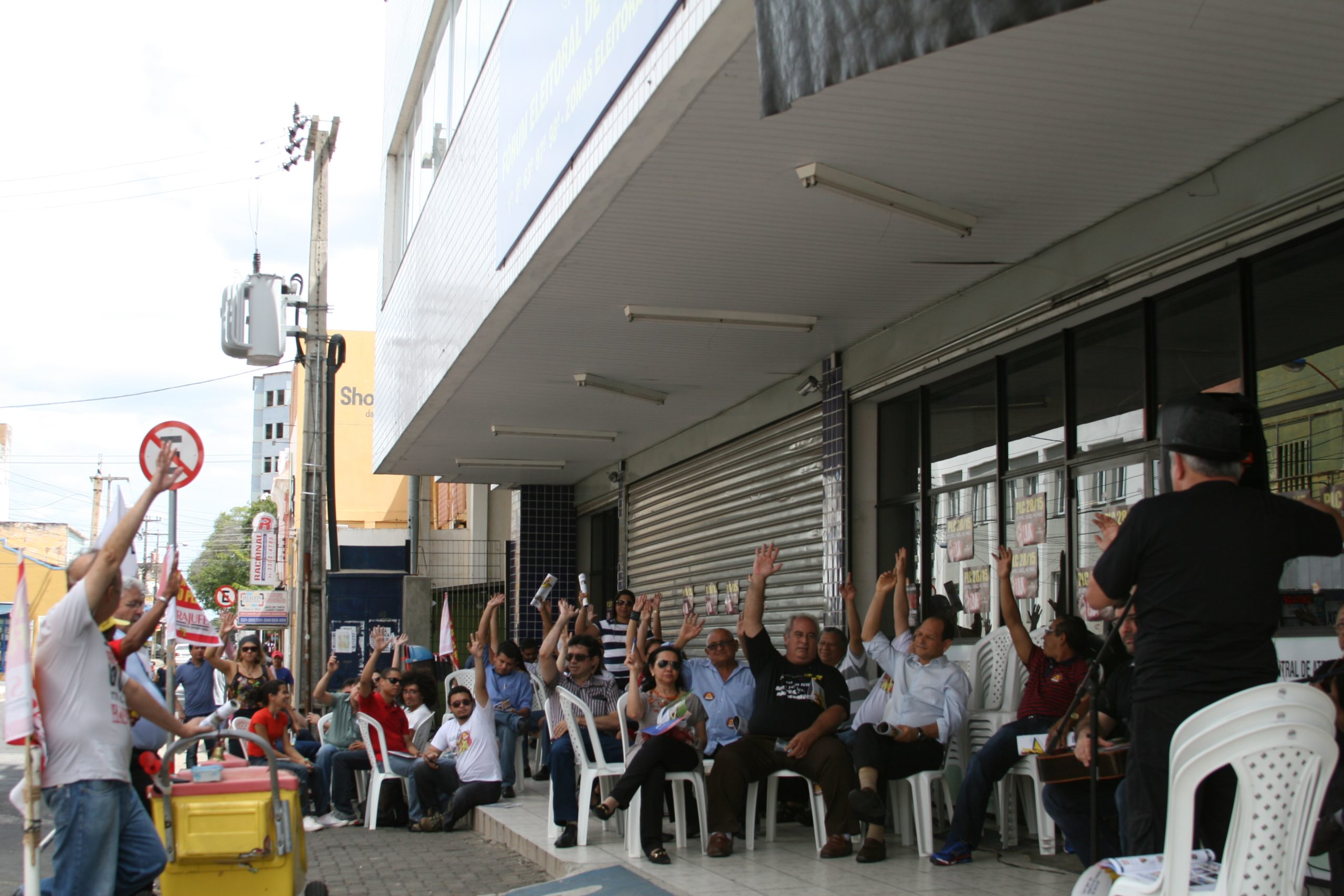 Servidores do Piauí permanecem em greve