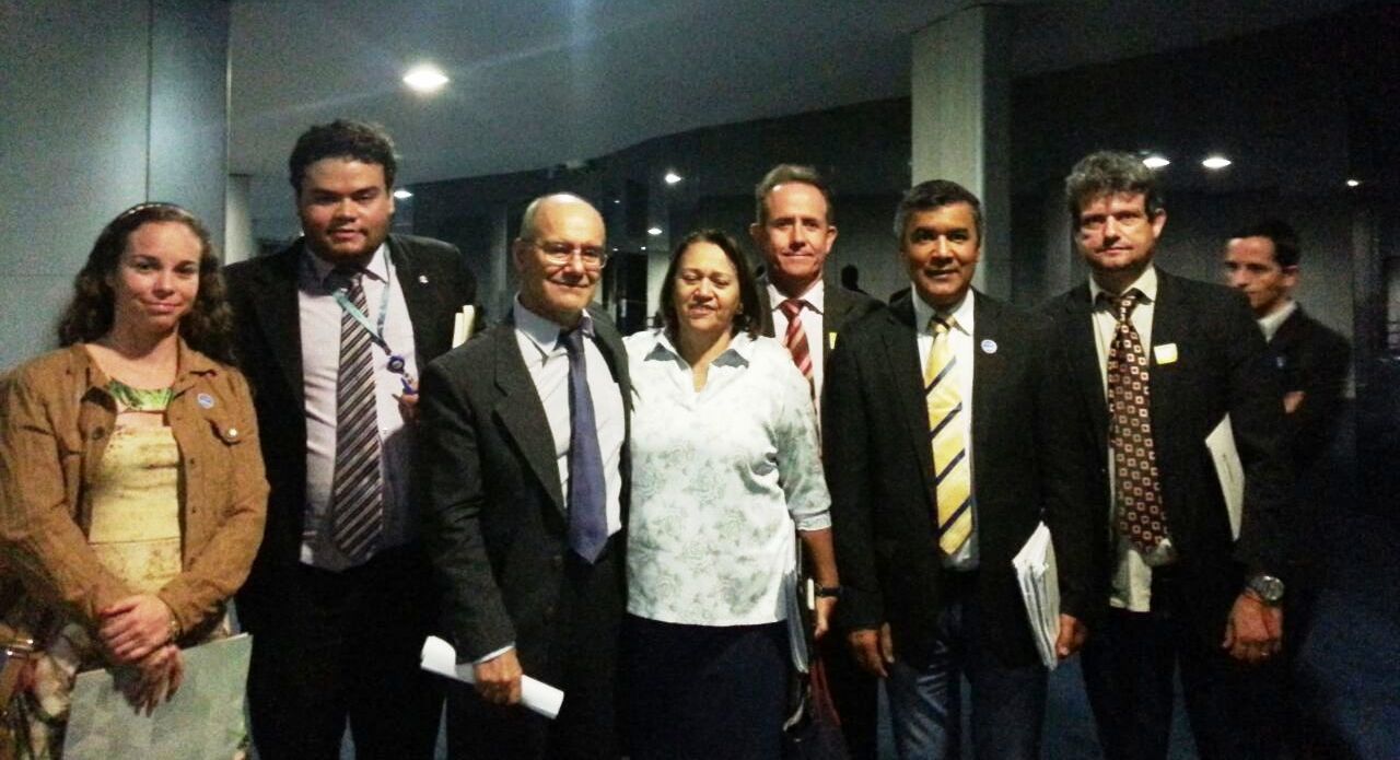 Mesmo com muita pressão dos servidores no Congresso, PLC 41 não é votado