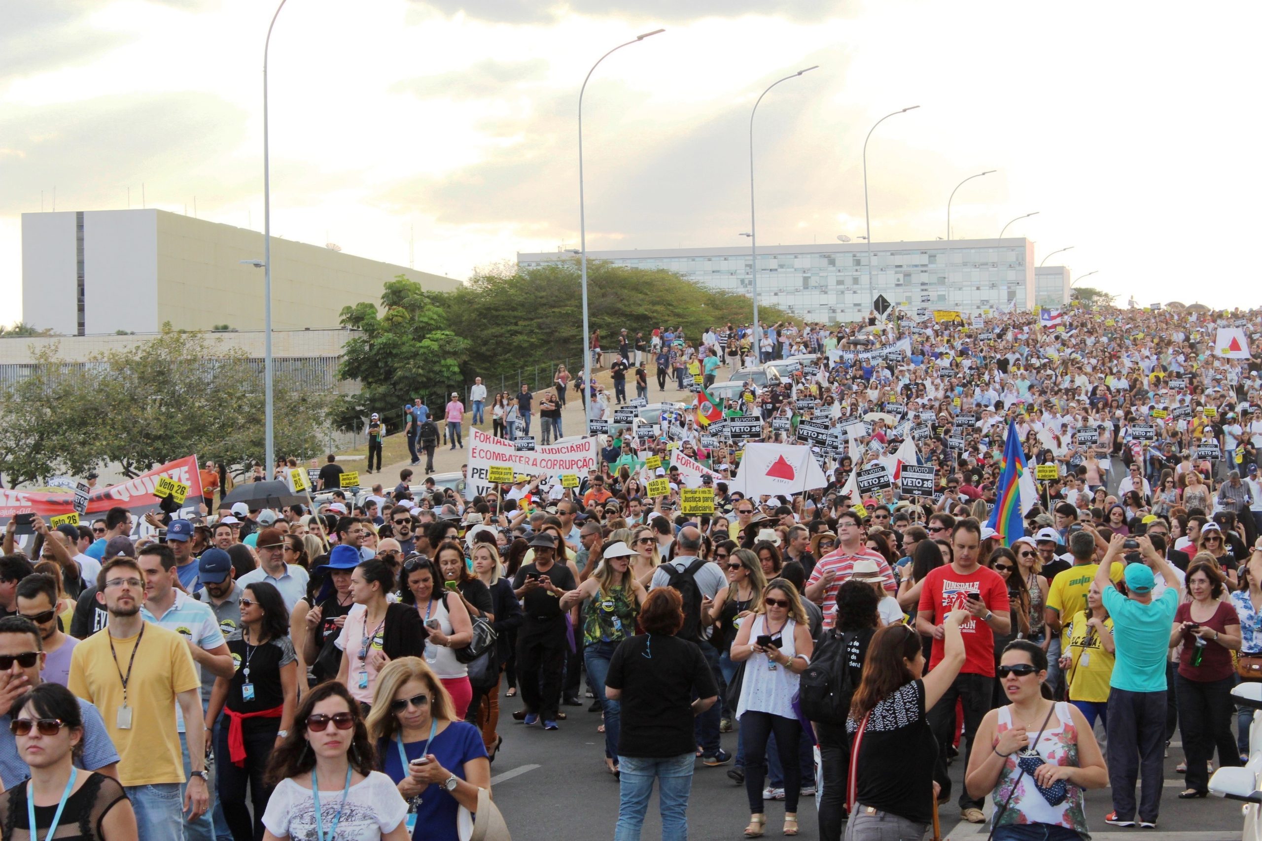 Mais uma vez na Esplanada, servidores do Judiciário lutam pela derrubada do Veto 26