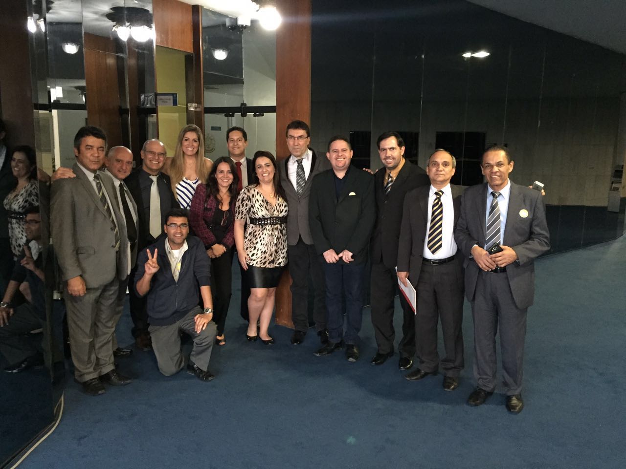 Semana se inicia com corpo a corpo no Senado e protestos na Praça dos Poderes