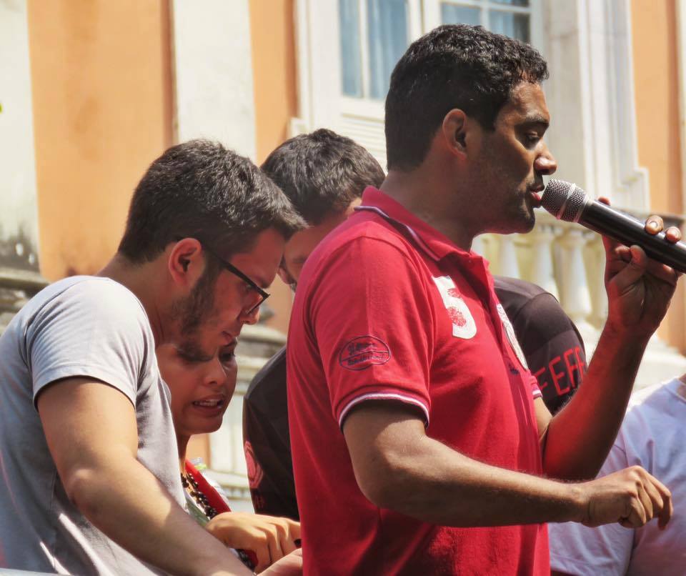 Em Dia Nacional de Lutas, trabalhadores protestam em Manaus contra a PEC 55, reforma trabalhista e previdenciária
