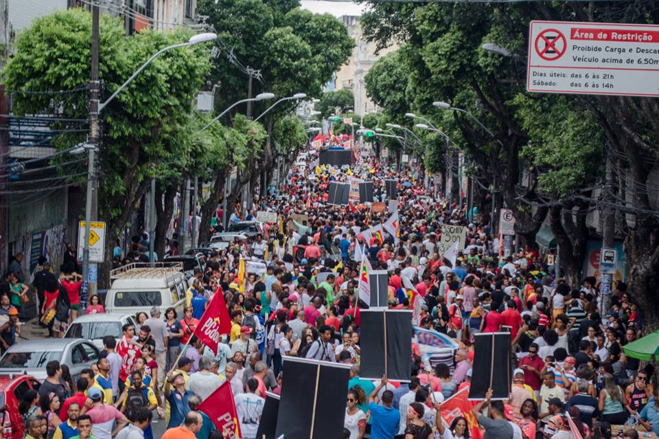 15M: Classe trabalhadora organizada ocupa as ruas em Salvador contra a reforma da previdência
