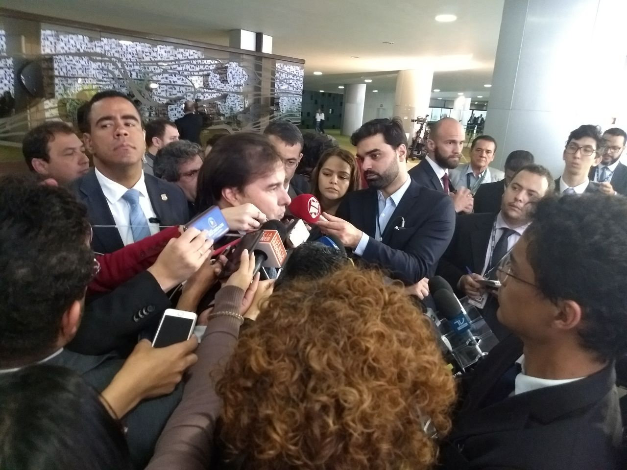 Maia anuncia discussão da reforma da Previdência para fevereiro