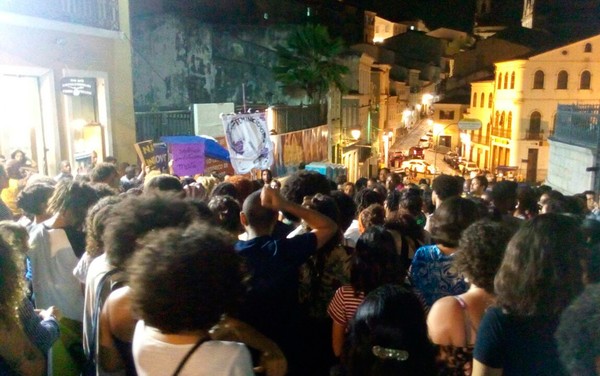 Ato em homenagem a Marielle Franco reúne 2mil em Salvador