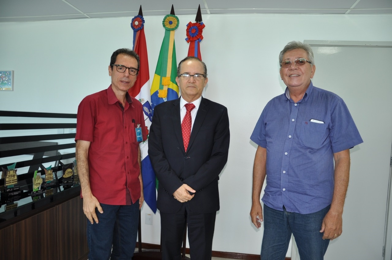 Sindjus(AL) trata de reivindicações dos servidores com presidente do TRT/AL