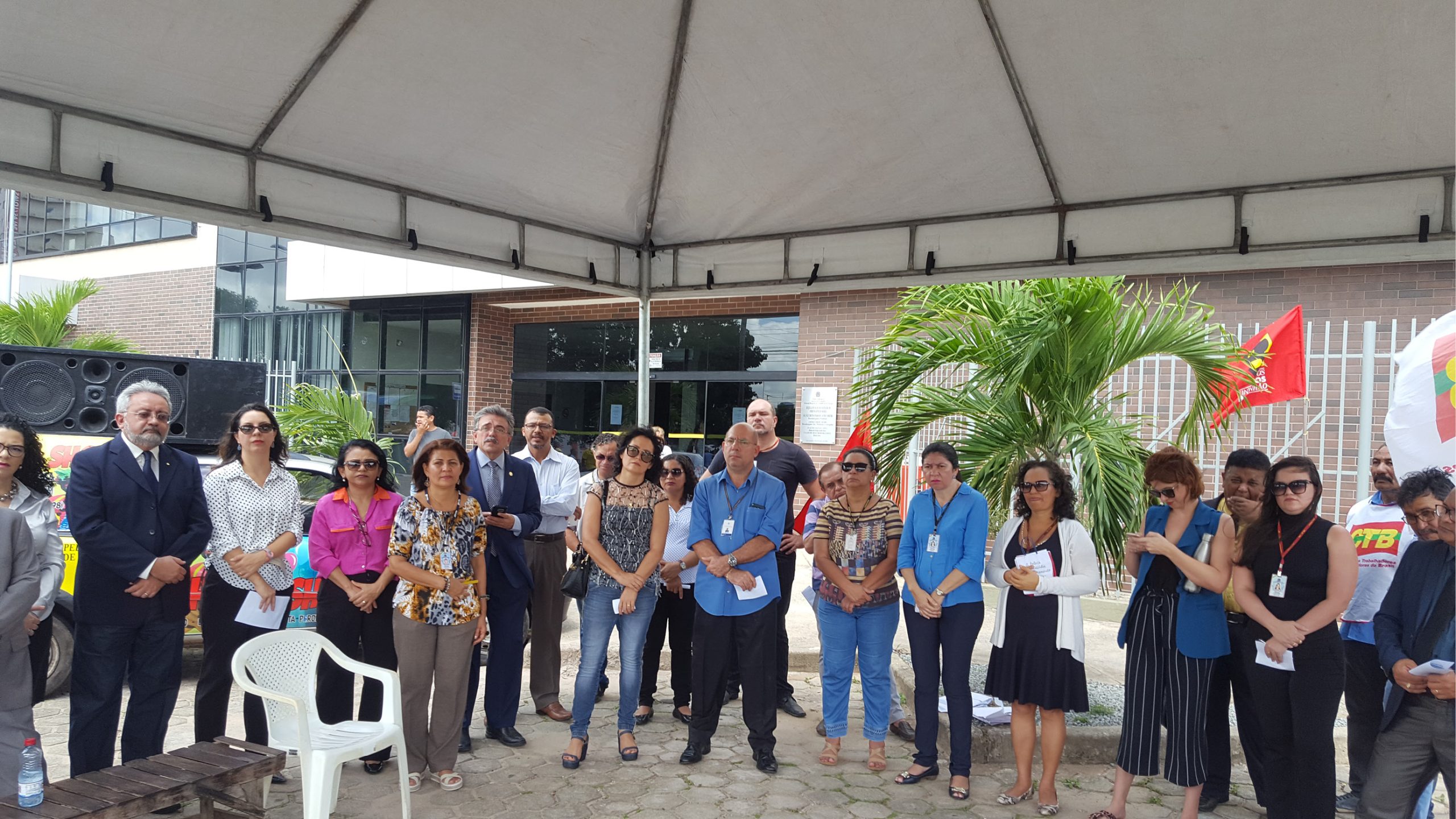 Ato em defesa da Justiça do Trabalho no MA reúne servidores públicos e diversos segmentos organizados da sociedade