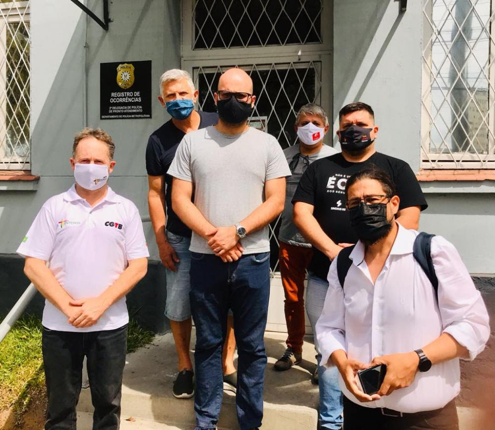 Ataque criminoso: Sintrajufe/RS e outras entidades registram boletim de ocorrência após vandalismo em outdoors que denunciam reforma administrativa