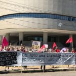 Em ato simbólico, Sintrajufe/RS e entidades feministas e sindicais exigem apuração de denúncias de assédio no TRF4