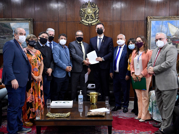 Adiamento da PEC 186 é resultado da pressão e mobilização