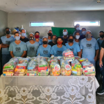Sintrajuf-PE faz entrega de cestas básicas à cooperativa de catadores Pró-Recife