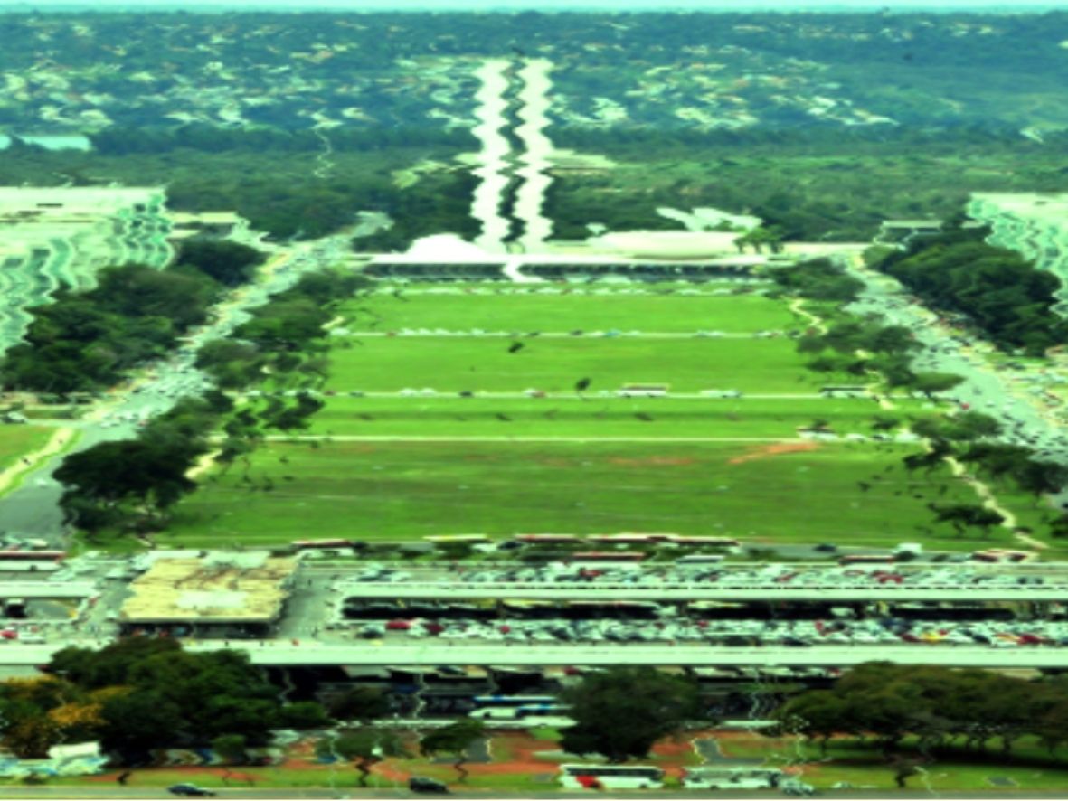 Tensão na Esplanada: Fux cancela reunião com Bolsonaro e sai em defesa de Moraes e Barroso