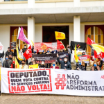 Em Osório/RS, ato público cobra de deputado voto contra a PEC 32 e prepara greve do dia 18. Governo quer votar dia 26