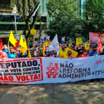 Frente dos Servidores realizam ato em Santa Cruz do Sul contra a reforma administrativa*