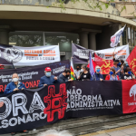 Na manhã desta terça, 14, Sintrajufe/RS participou de ato em frente ao HPS; em Brasília, deputados governistas tentam votar PEC 32 e delegação do sindicato participa de pressão