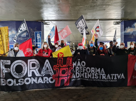 Ato em Porto Alegre, com presença do Sintrajufe/RS, afirma luta pelo fim do governo e denuncia PEC 32; Bolsonaro, em Brasília e São Paulo, repete discurso golpista
