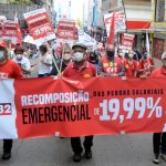 Em Dia Nacional de Mobilização, servidores e servidoras levam para a rua, em Porto Alegre, a luta por recomposição salarial